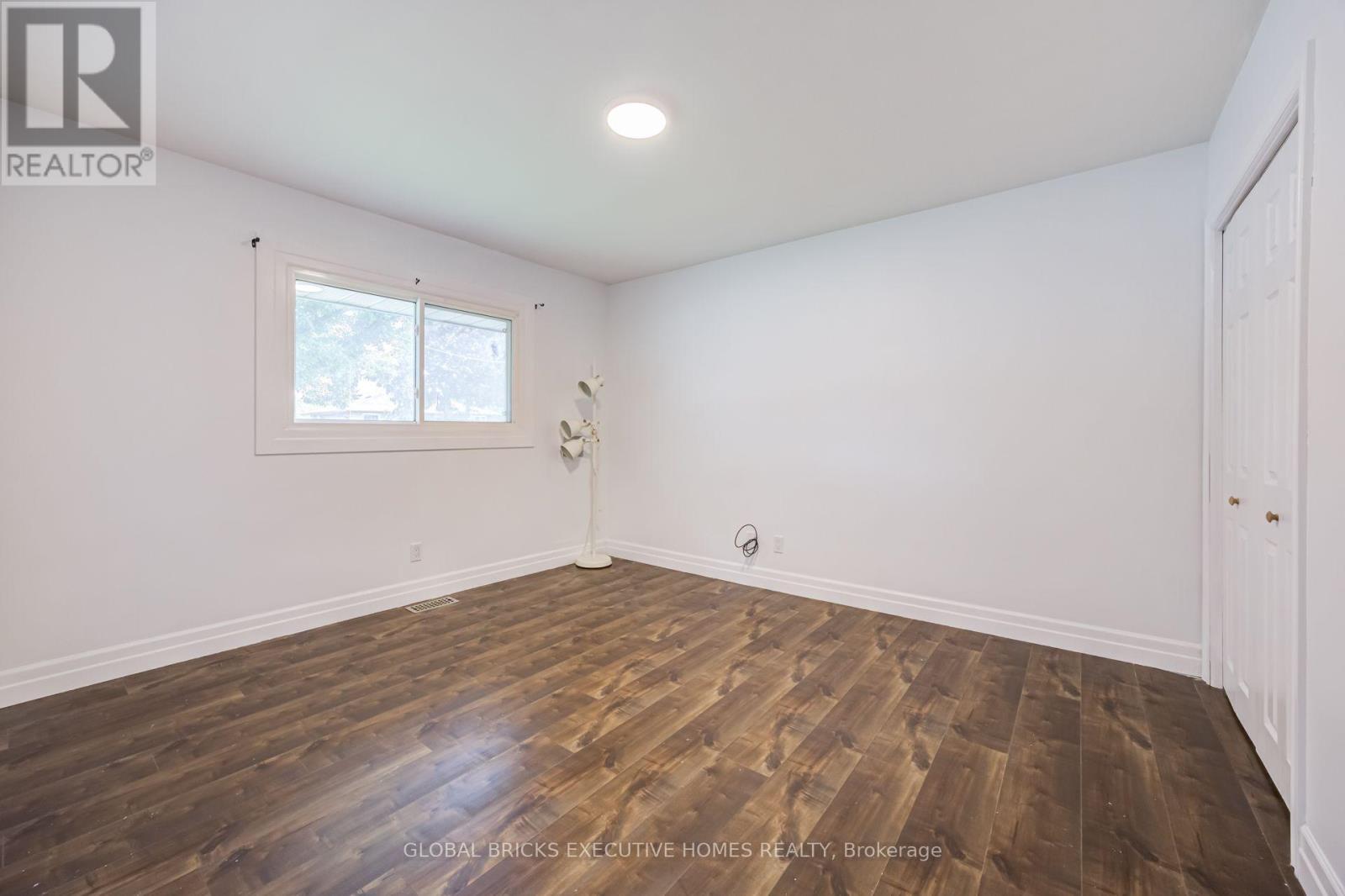 100 Lauris Avenue, Cambridge, ON - Indoor Photo Showing Other Room