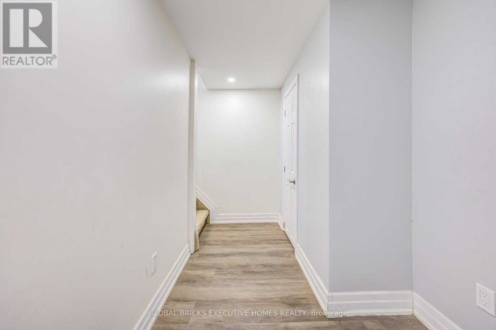 100 Lauris Avenue, Cambridge, ON - Indoor Photo Showing Other Room