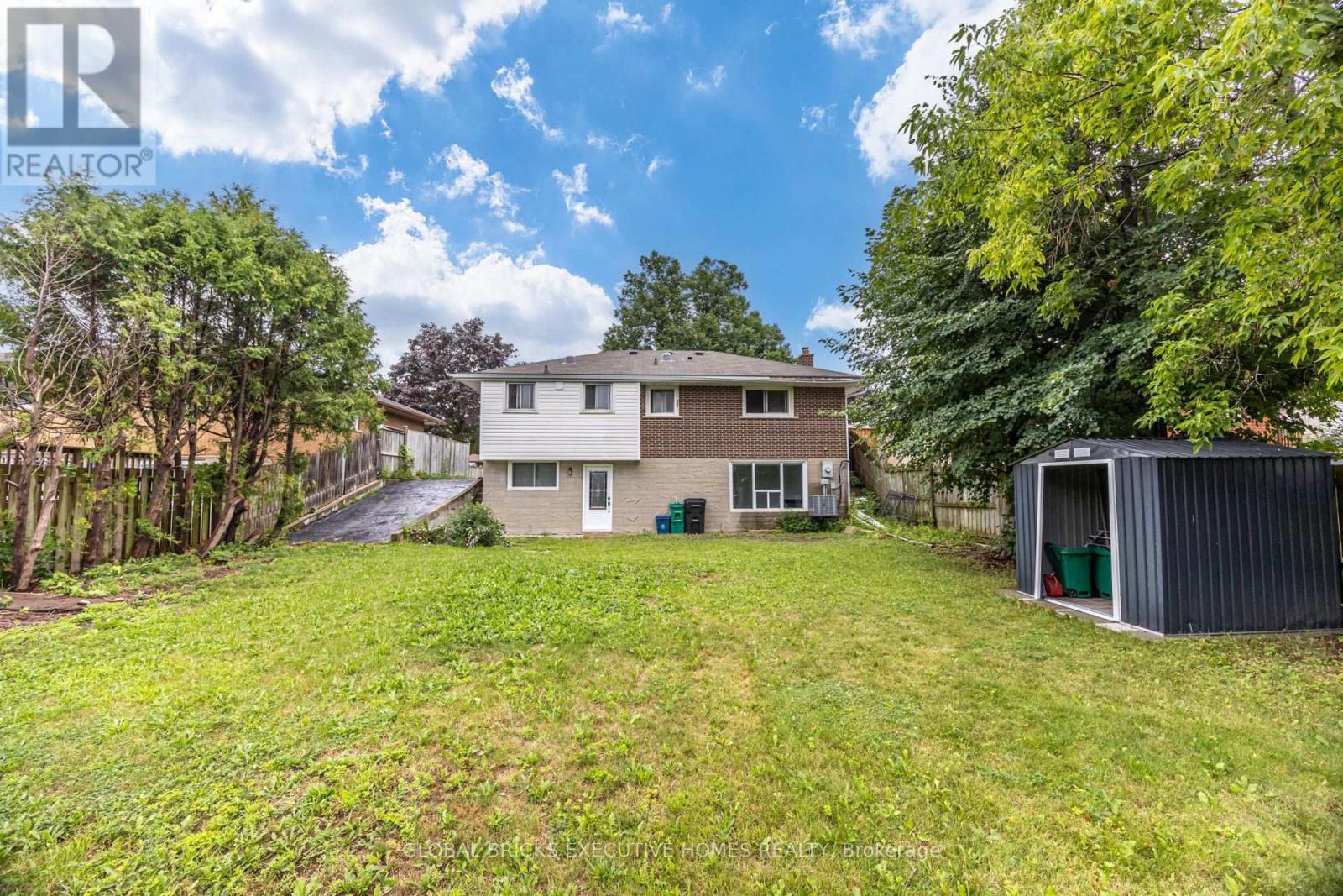 100 Lauris Avenue, Cambridge, ON - Outdoor