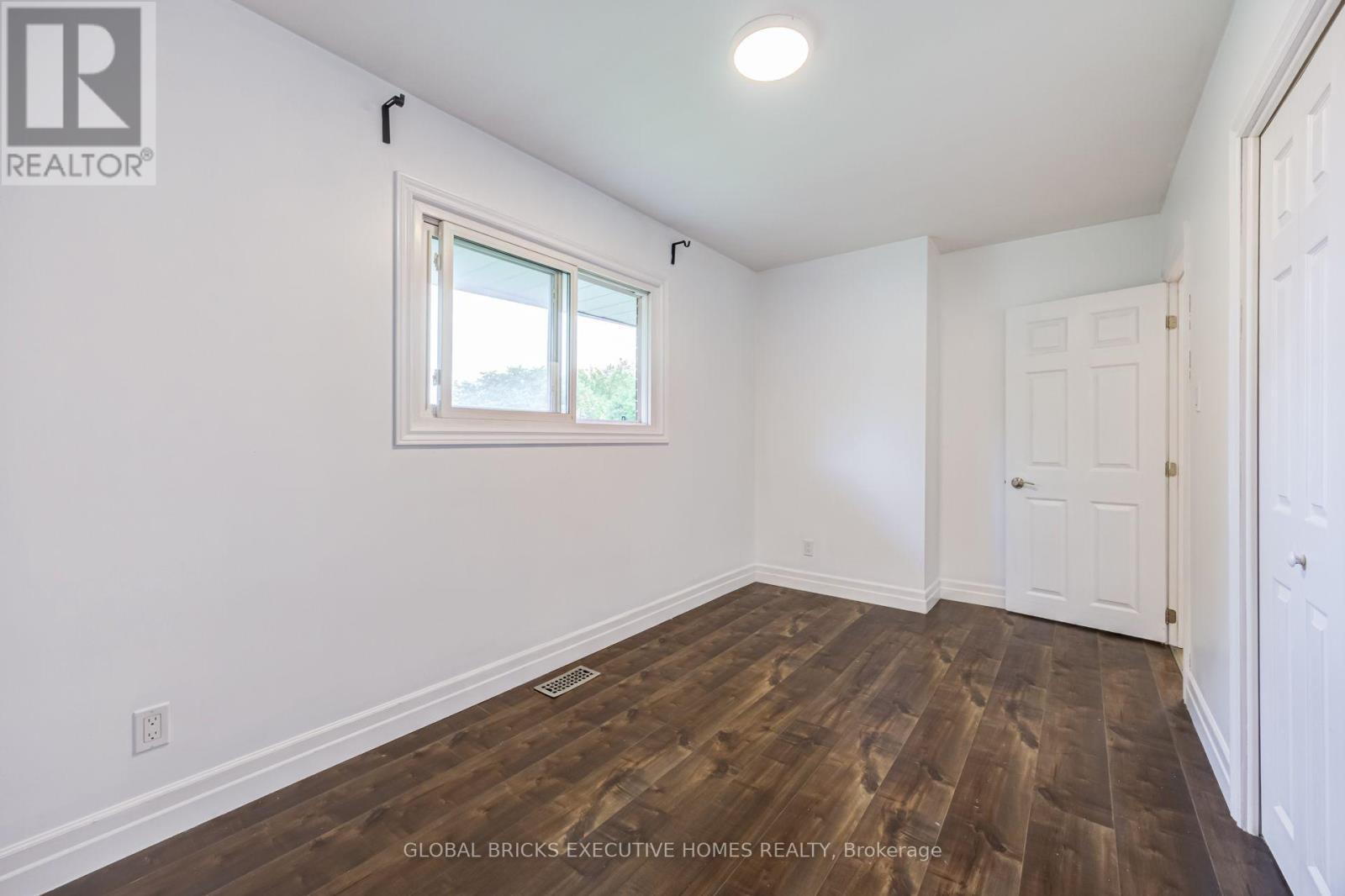 100 Lauris Avenue, Cambridge, ON - Indoor Photo Showing Other Room