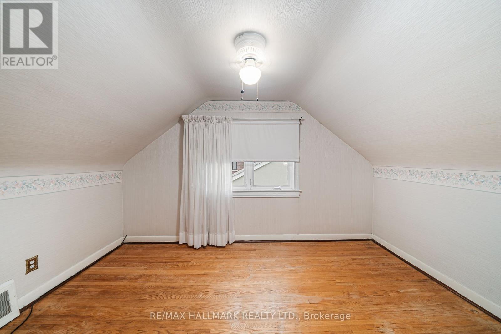 27 Sunray Crescent, Toronto, ON - Indoor Photo Showing Other Room