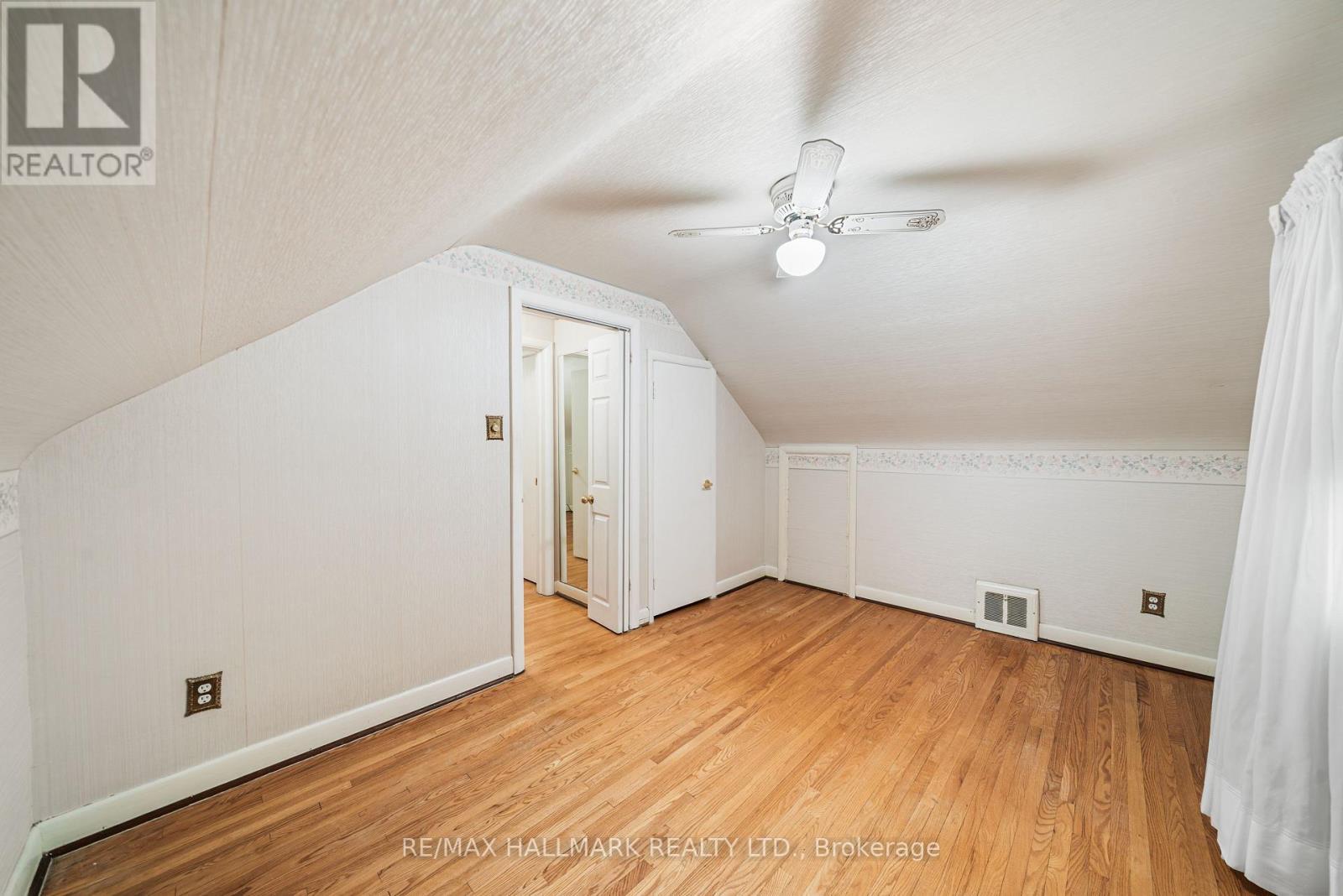 27 Sunray Crescent, Toronto, ON - Indoor Photo Showing Other Room