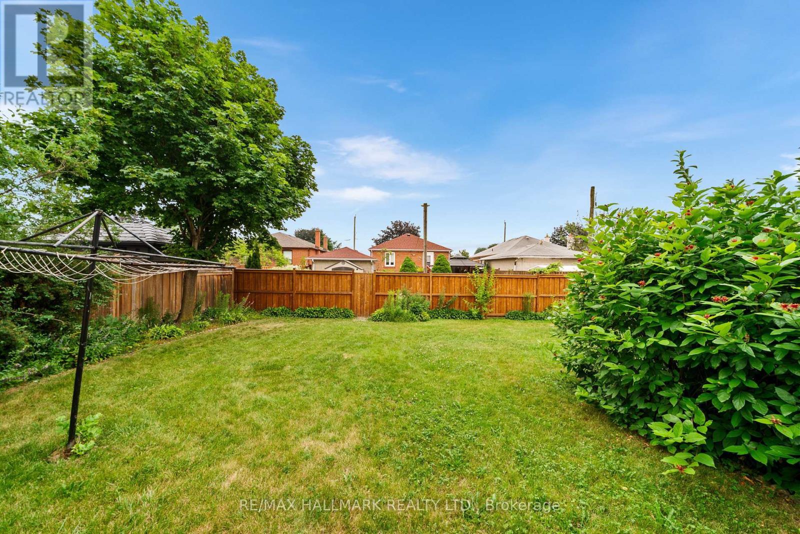 27 Sunray Crescent, Toronto, ON - Outdoor