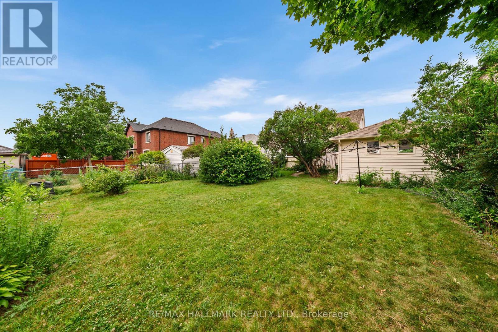 27 Sunray Crescent, Toronto, ON - Outdoor