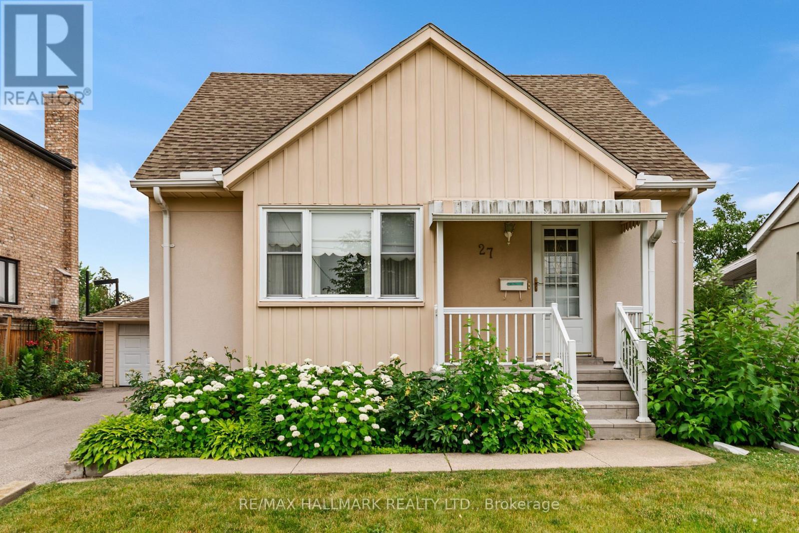 27 Sunray Crescent, Toronto, ON - Outdoor