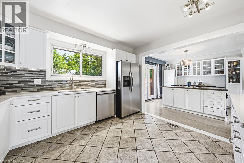 364 Fennell Avenue W, Hamilton, ON - Indoor Photo Showing Kitchen