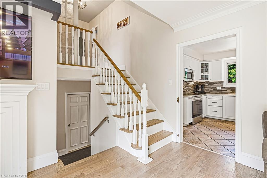 364 Fennell Avenue W, Hamilton, ON - Indoor Photo Showing Other Room