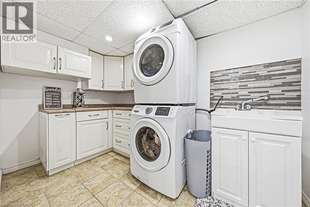 364 Fennell Avenue W, Hamilton, ON - Indoor Photo Showing Laundry Room