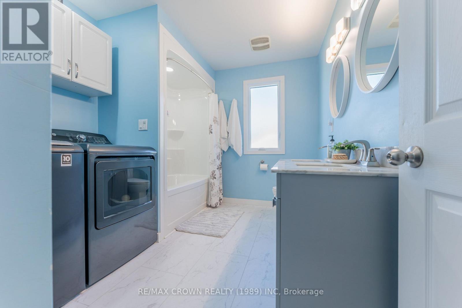 47 Devonshire Street, Kapuskasing, ON - Indoor Photo Showing Laundry Room