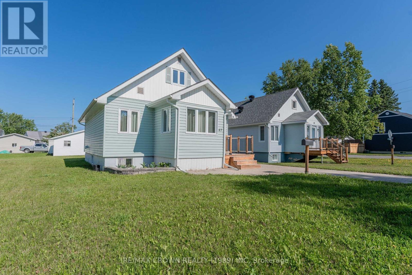 47 Devonshire Street, Kapuskasing, ON - Outdoor