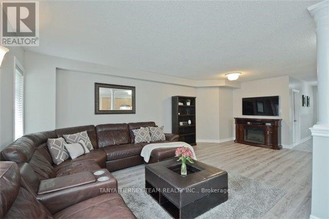 64 Melody Drive, Whitby, ON - Indoor Photo Showing Living Room