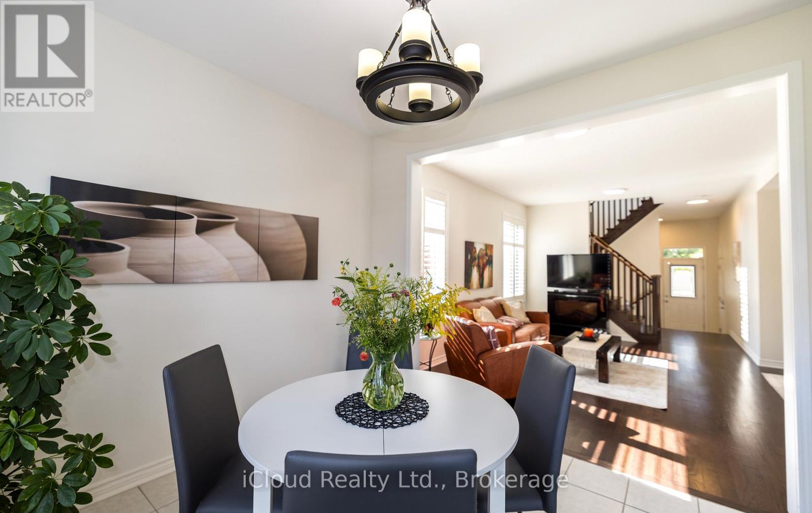 Eat-In Kitchen - 954 Penson Crescent, Milton, ON - Indoor Photo Showing Dining Room