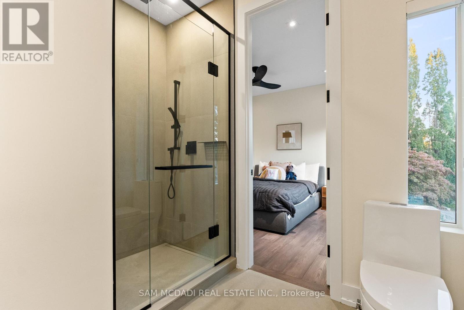 2075 Shawanaga Trail, Mississauga, ON - Indoor Photo Showing Bathroom
