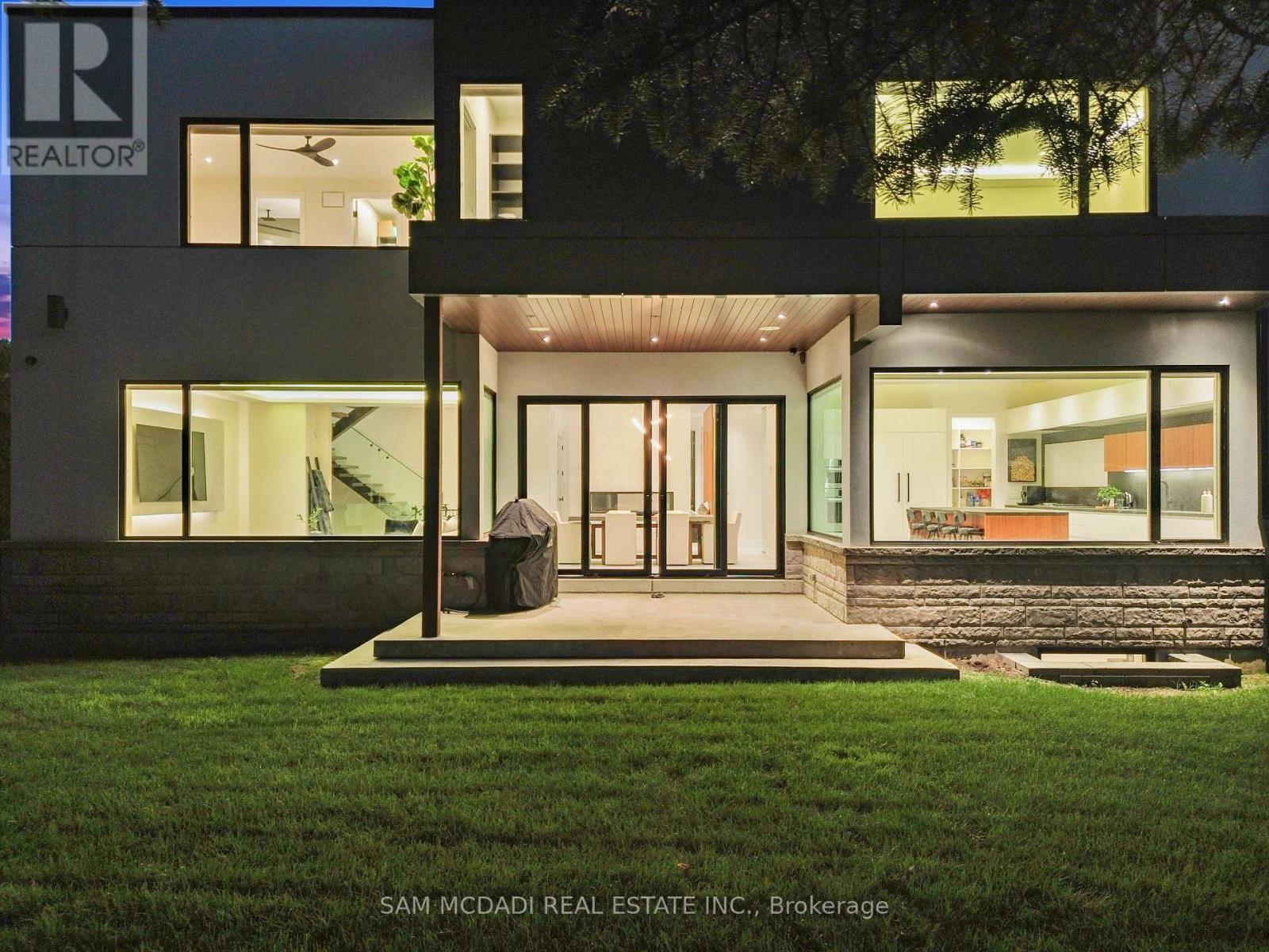 2075 Shawanaga Trail, Mississauga, ON - Outdoor With Deck Patio Veranda
