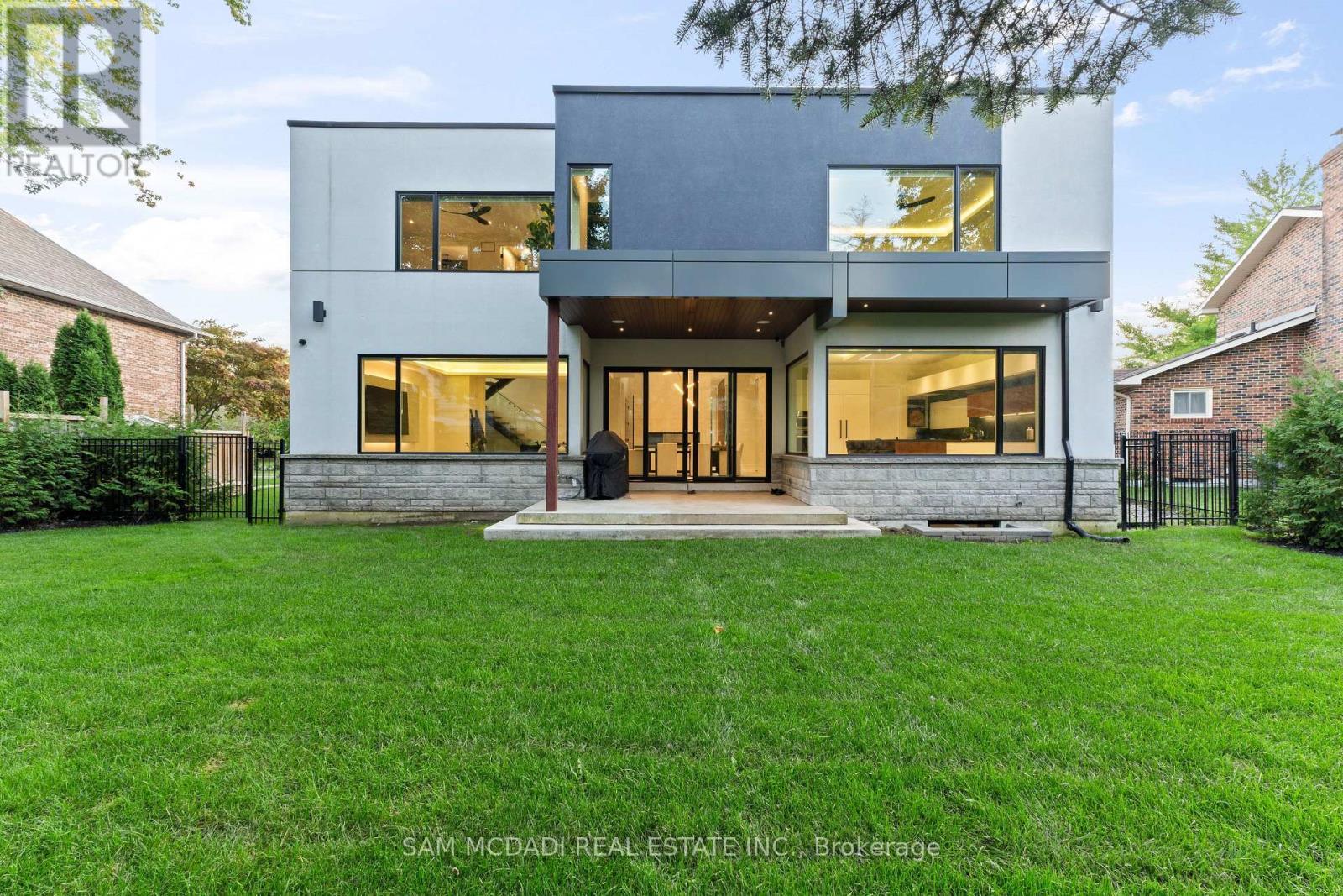 2075 Shawanaga Trail, Mississauga, ON - Outdoor