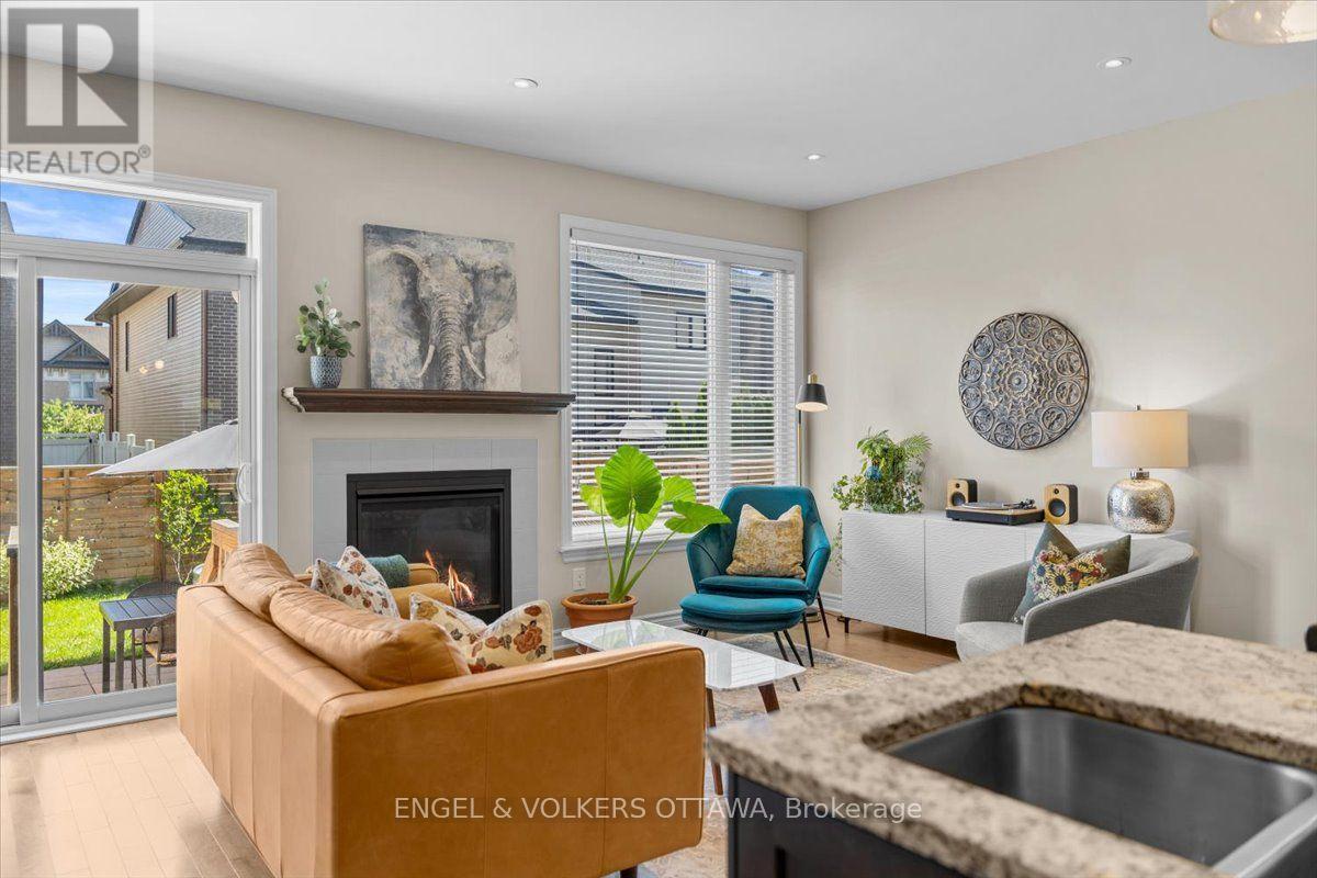 556 Triangle Street, Ottawa, ON - Indoor Photo Showing Living Room With Fireplace