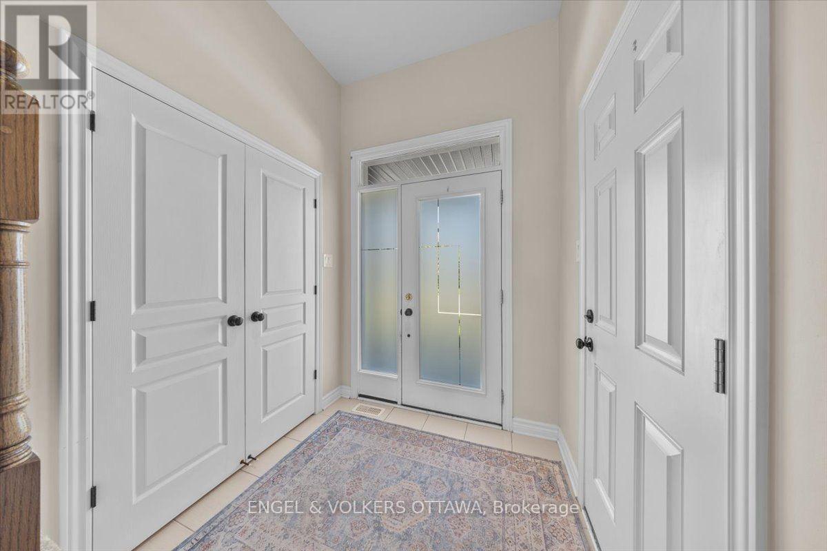 556 Triangle Street, Ottawa, ON - Indoor Photo Showing Other Room