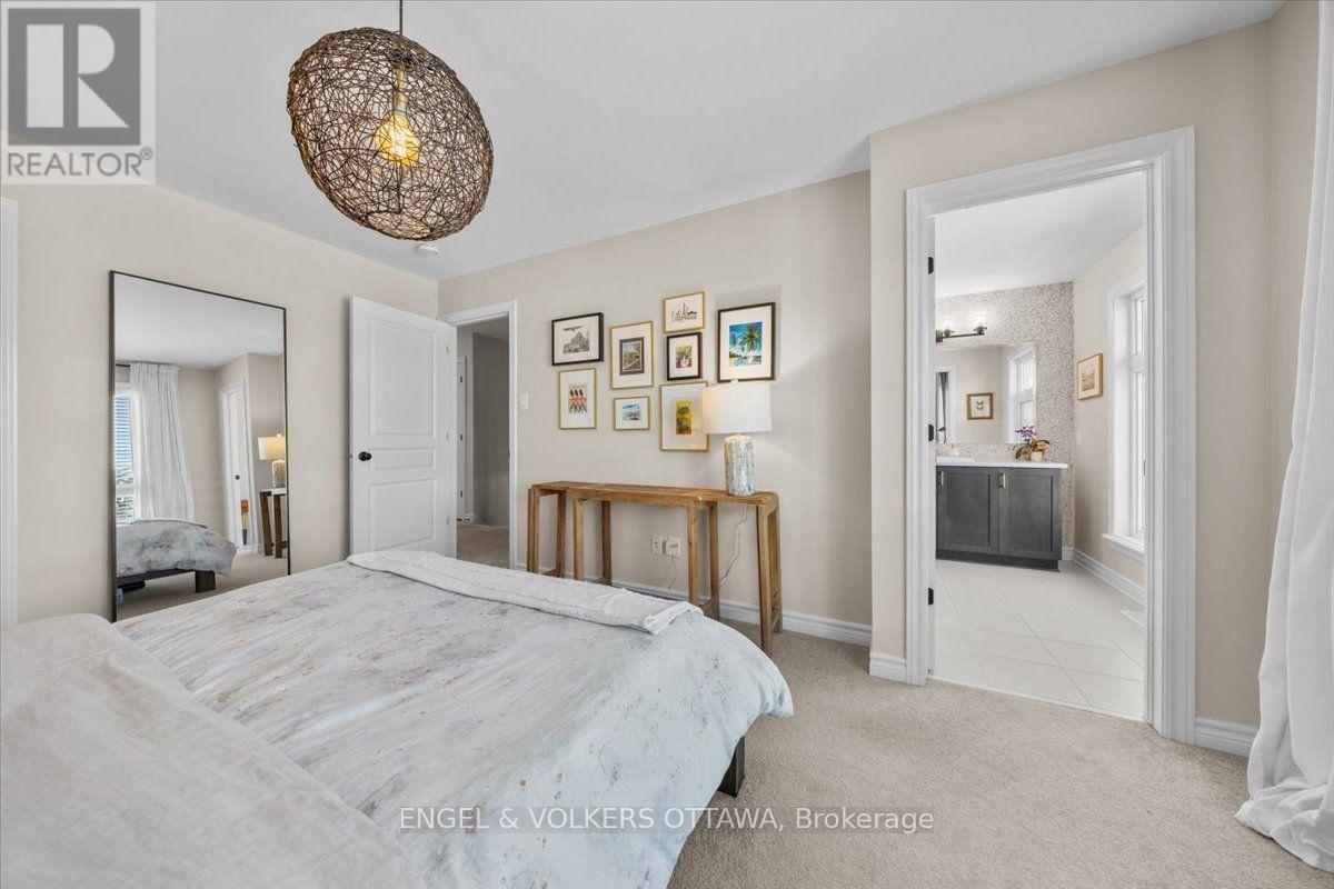 556 Triangle Street, Ottawa, ON - Indoor Photo Showing Bedroom