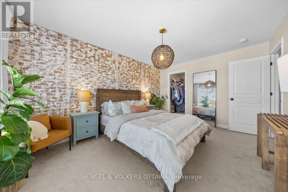 556 Triangle Street, Ottawa, ON - Indoor Photo Showing Bedroom