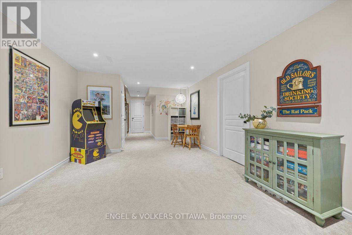 556 Triangle Street, Ottawa, ON - Indoor Photo Showing Other Room