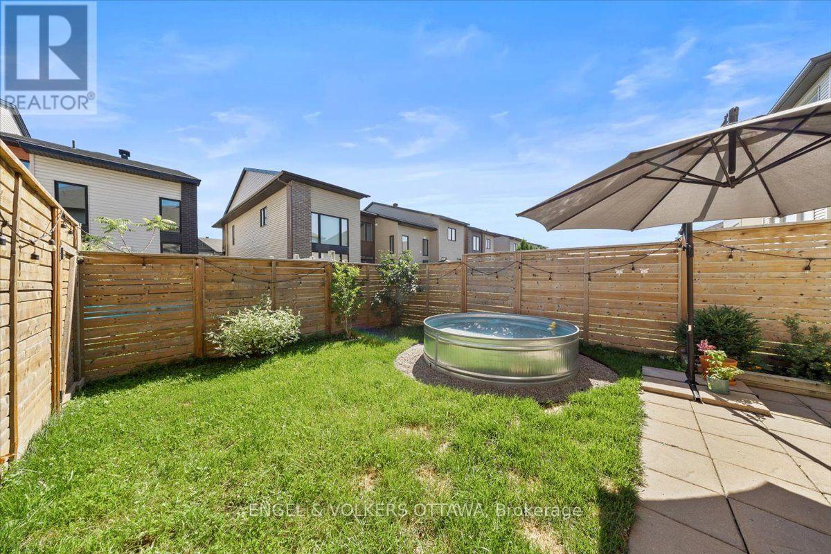 556 Triangle Street, Ottawa, ON - Outdoor With Exterior