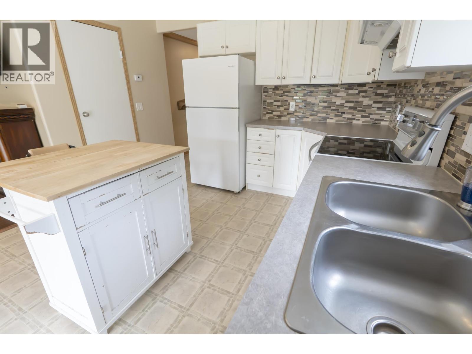 3620 Erickson Road, Vanderhoof, BC - Indoor Photo Showing Kitchen With Double Sink