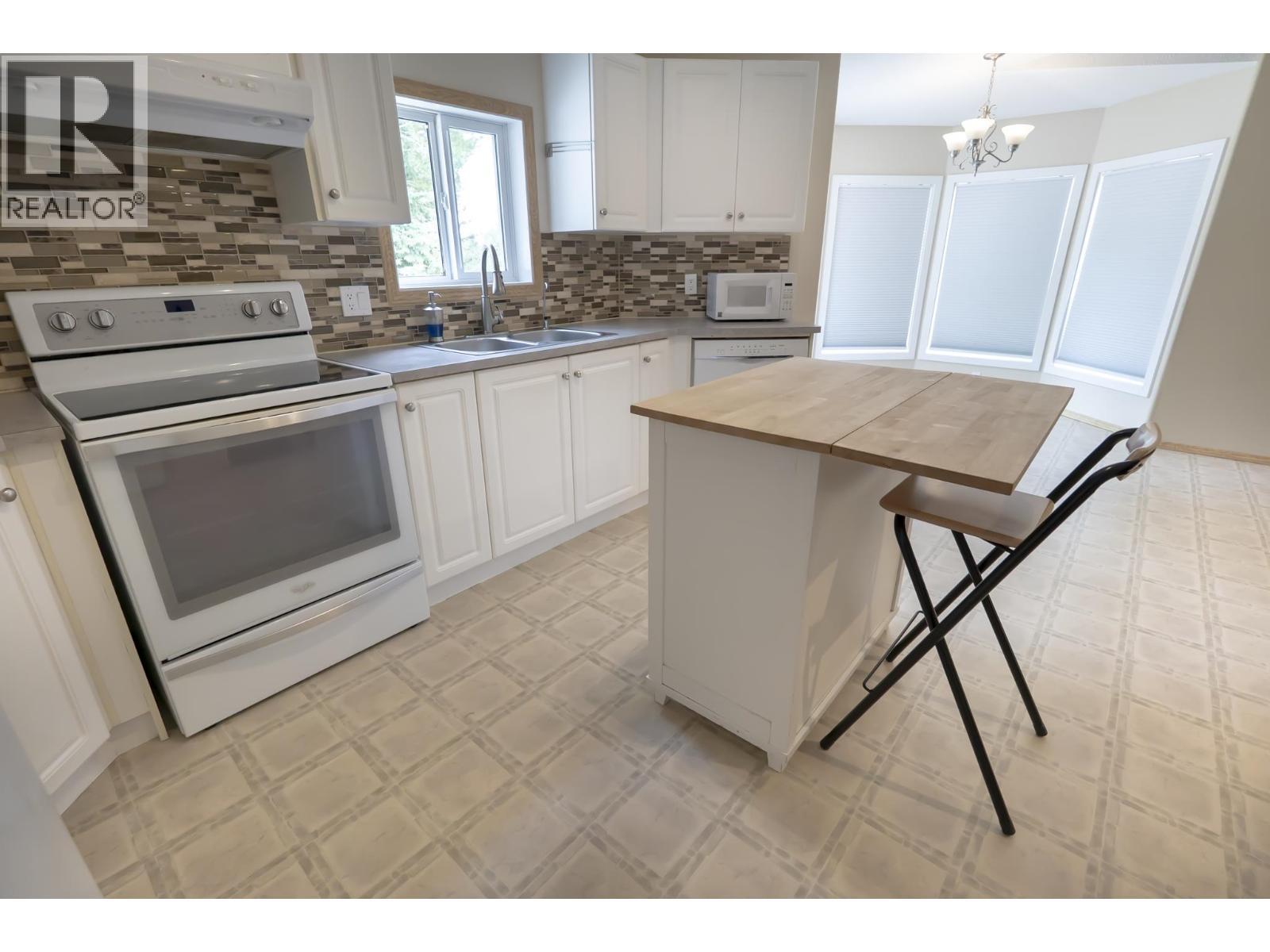 3620 Erickson Road, Vanderhoof, BC - Indoor Photo Showing Kitchen With Double Sink