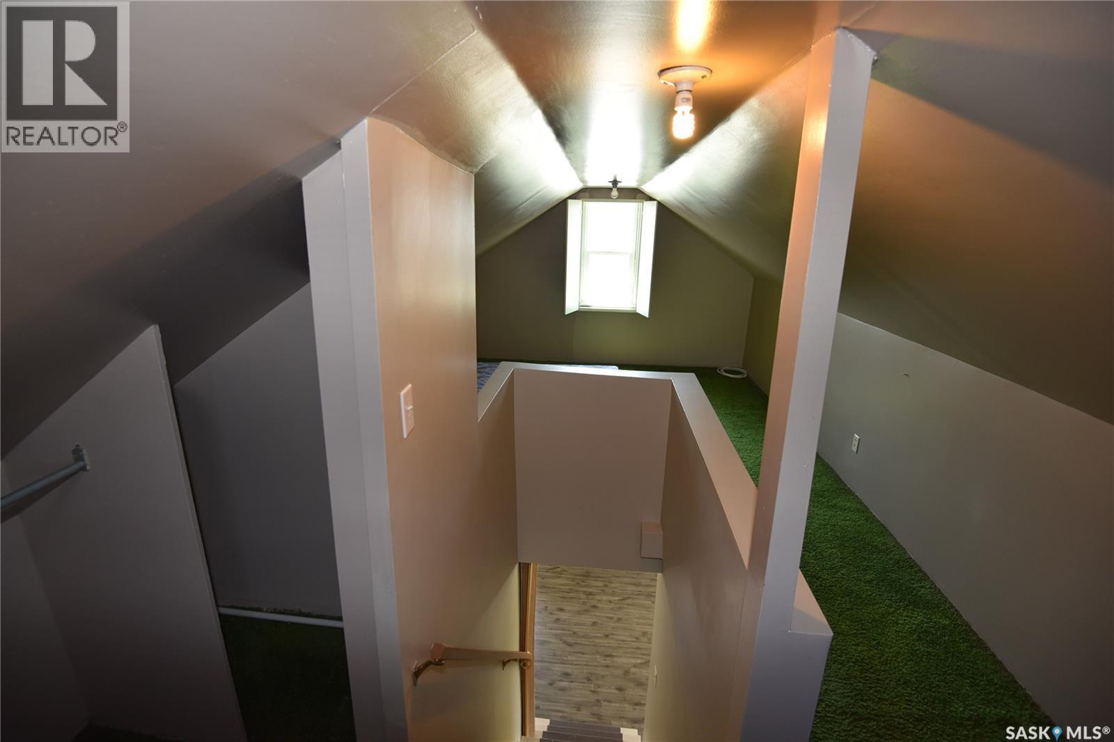 403 2Nd Street W, Nipawin, SK - Indoor Photo Showing Other Room