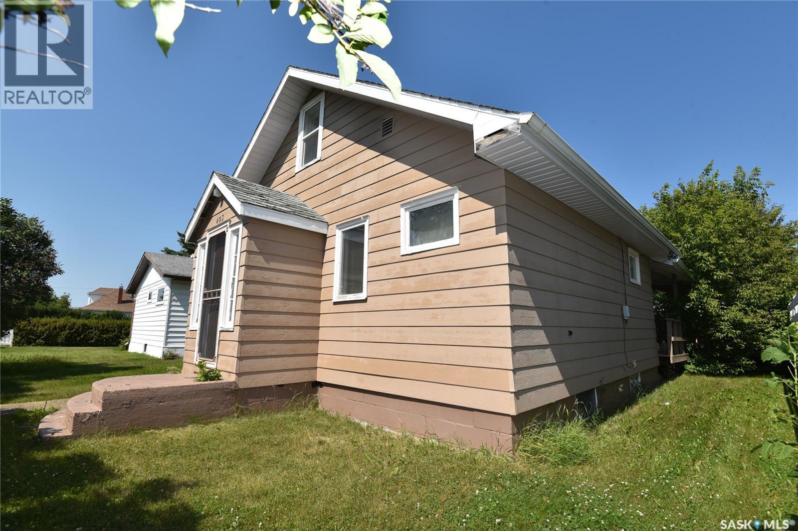 403 2Nd Street W, Nipawin, SK - Outdoor With Exterior
