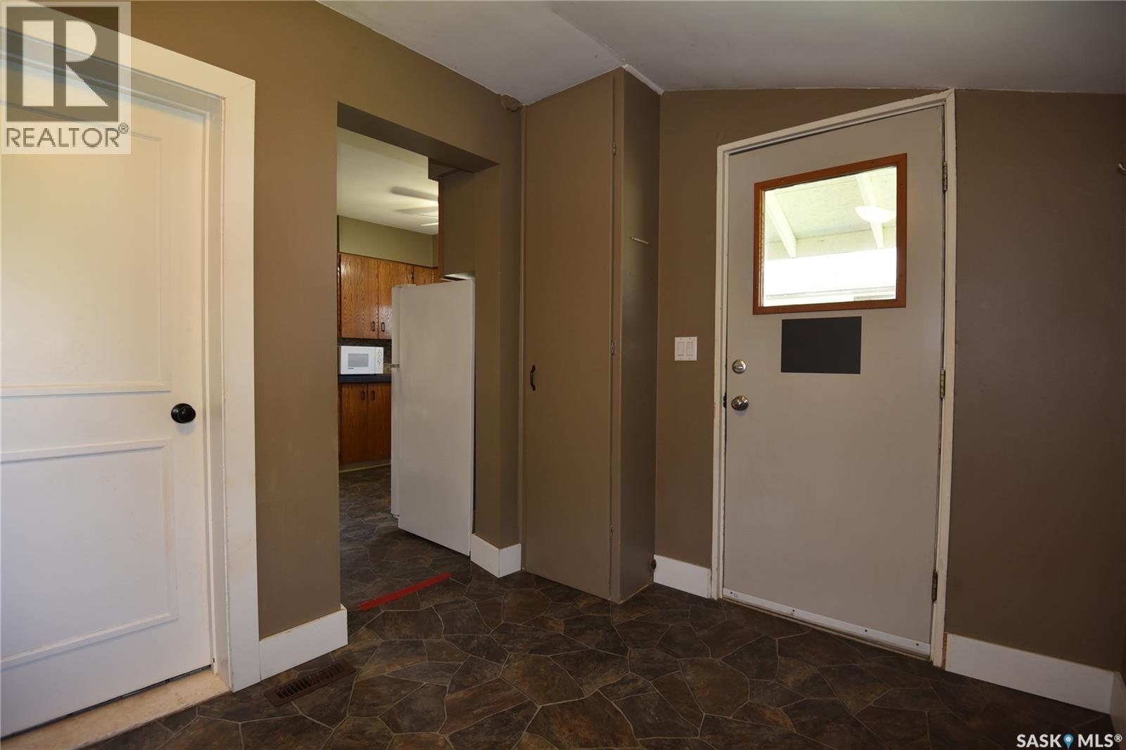 403 2Nd Street W, Nipawin, SK - Indoor Photo Showing Other Room