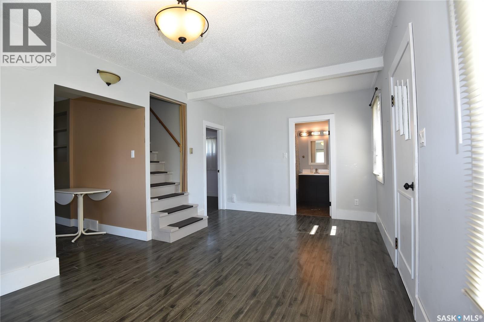 403 2Nd Street W, Nipawin, SK - Indoor Photo Showing Other Room