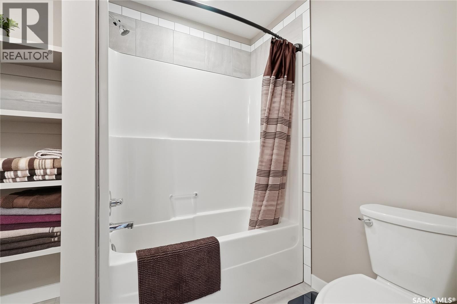 118 Stromberg Crescent, Saskatoon, SK - Indoor Photo Showing Bathroom