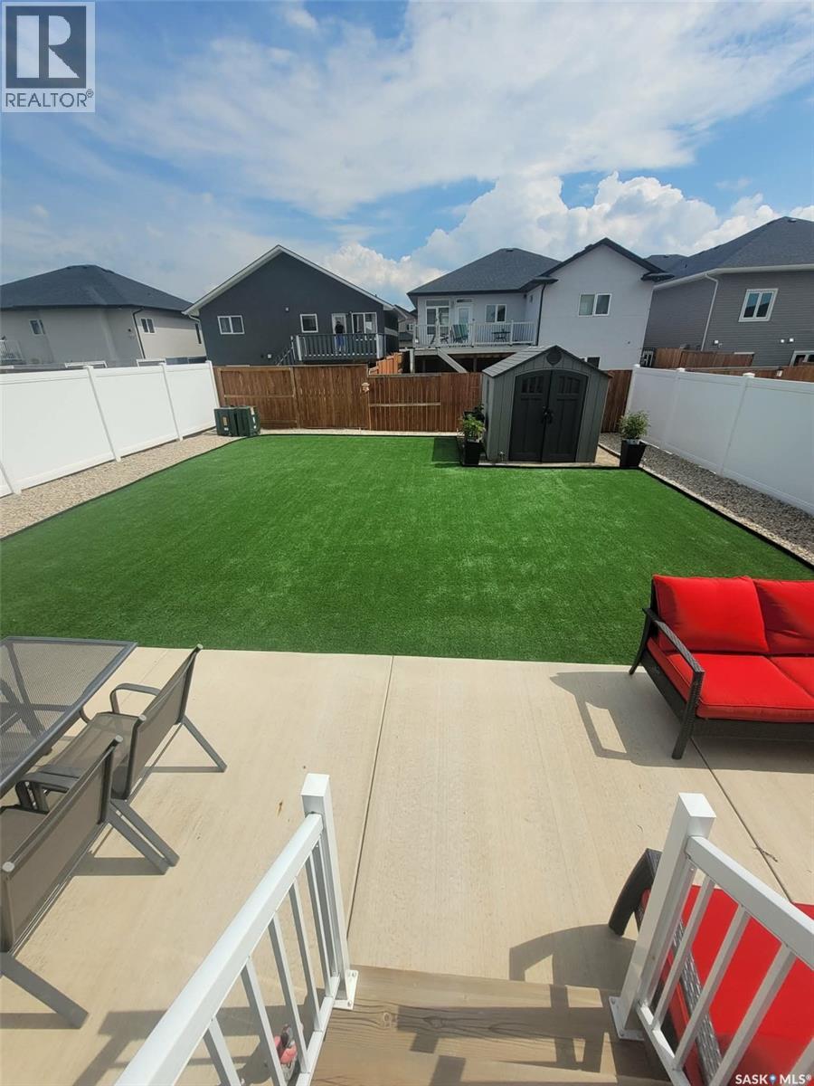 118 Stromberg Crescent, Saskatoon, SK - Outdoor With Deck Patio Veranda