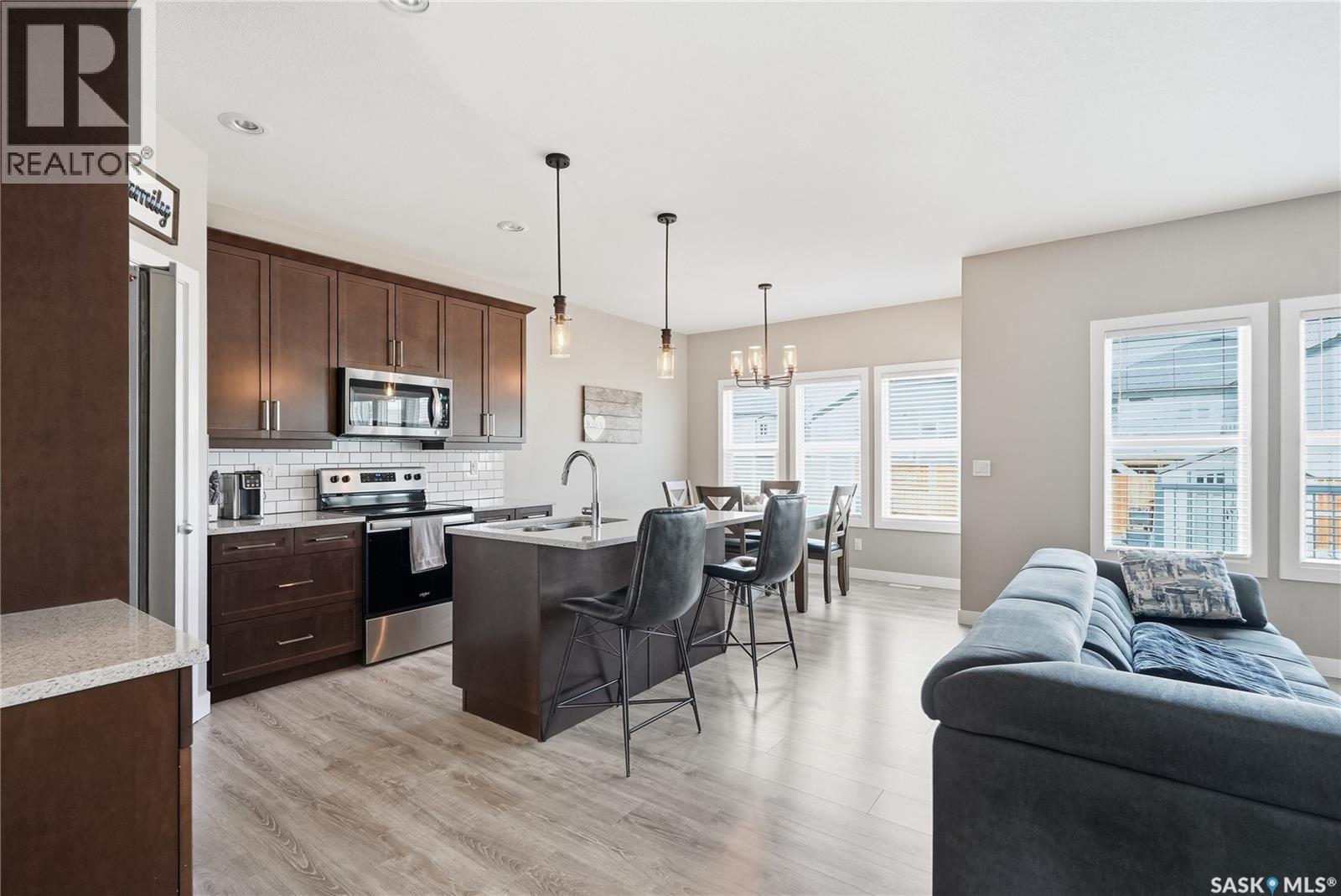 118 Stromberg Crescent, Saskatoon, SK - Indoor Photo Showing Kitchen With Upgraded Kitchen