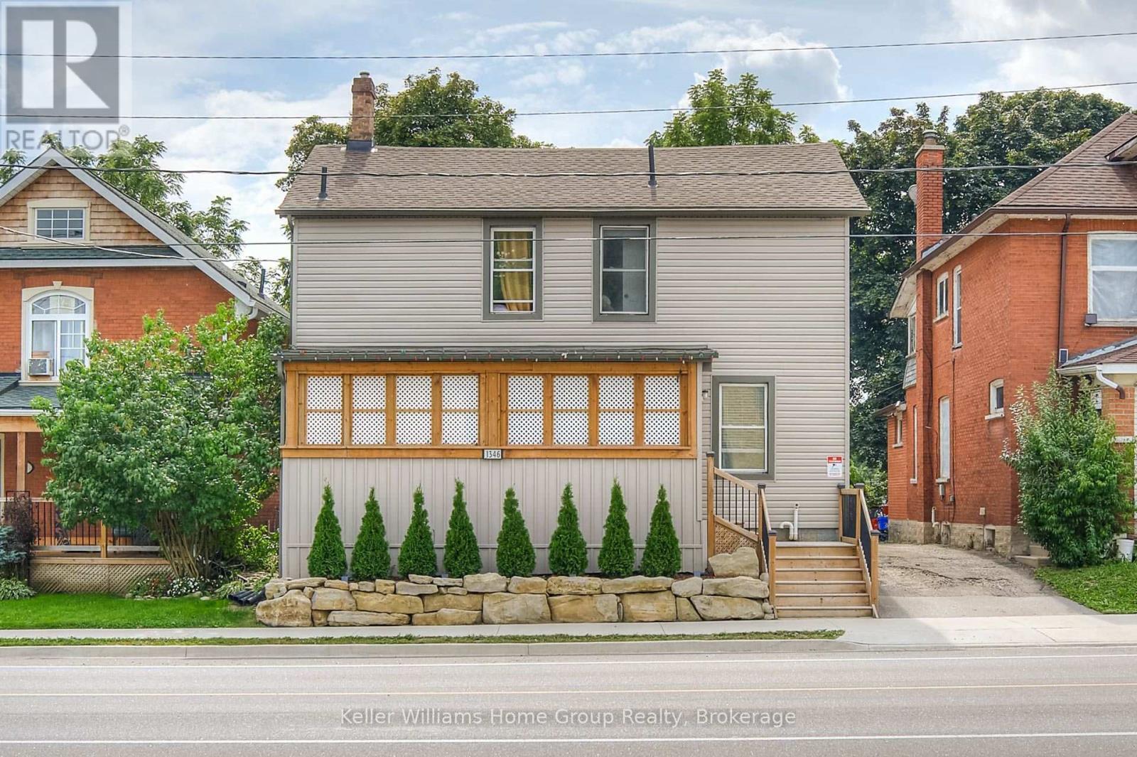 1346 King Street E, Cambridge, ON - Outdoor
