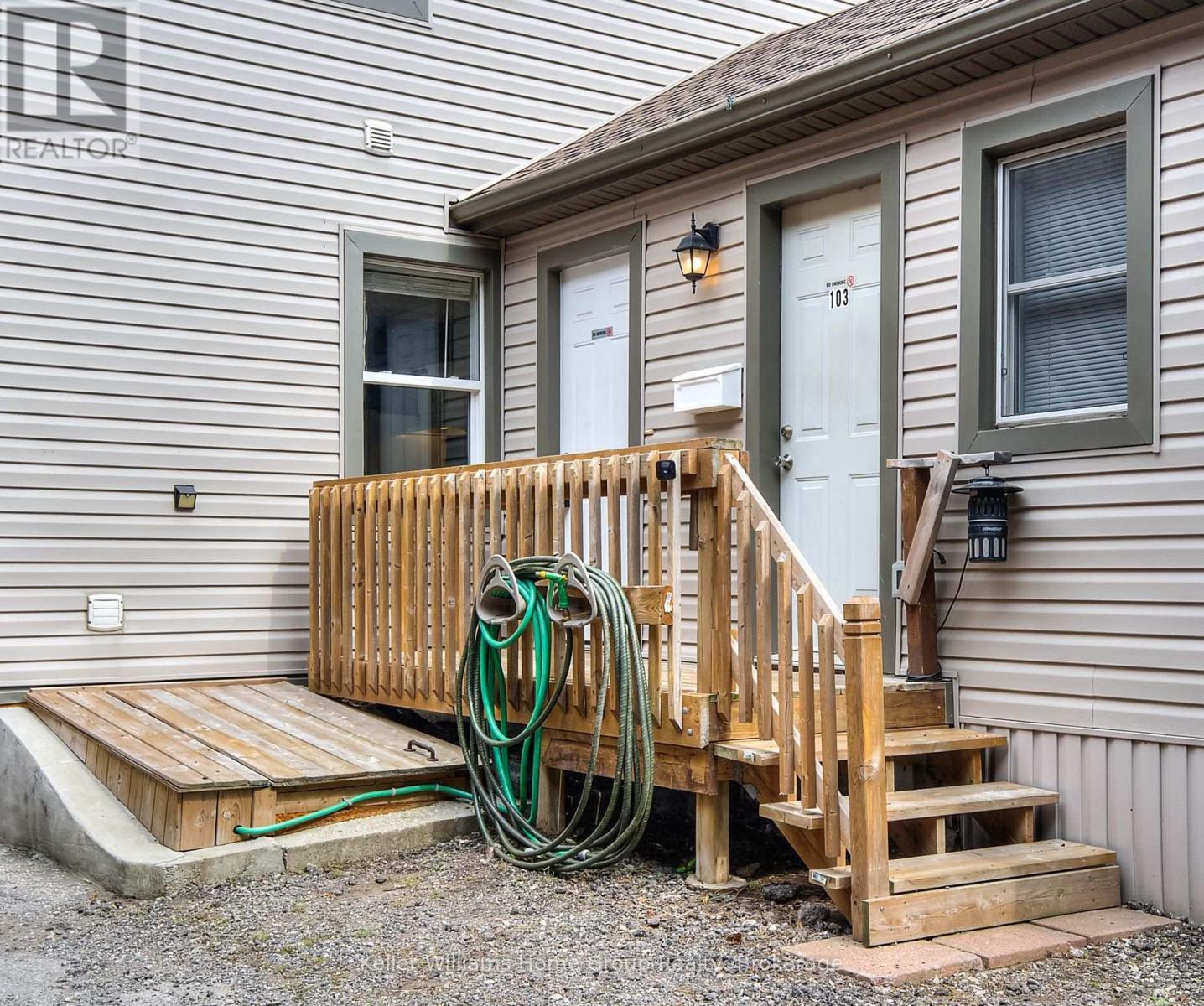 1346 King Street E, Cambridge, ON - Outdoor With Exterior