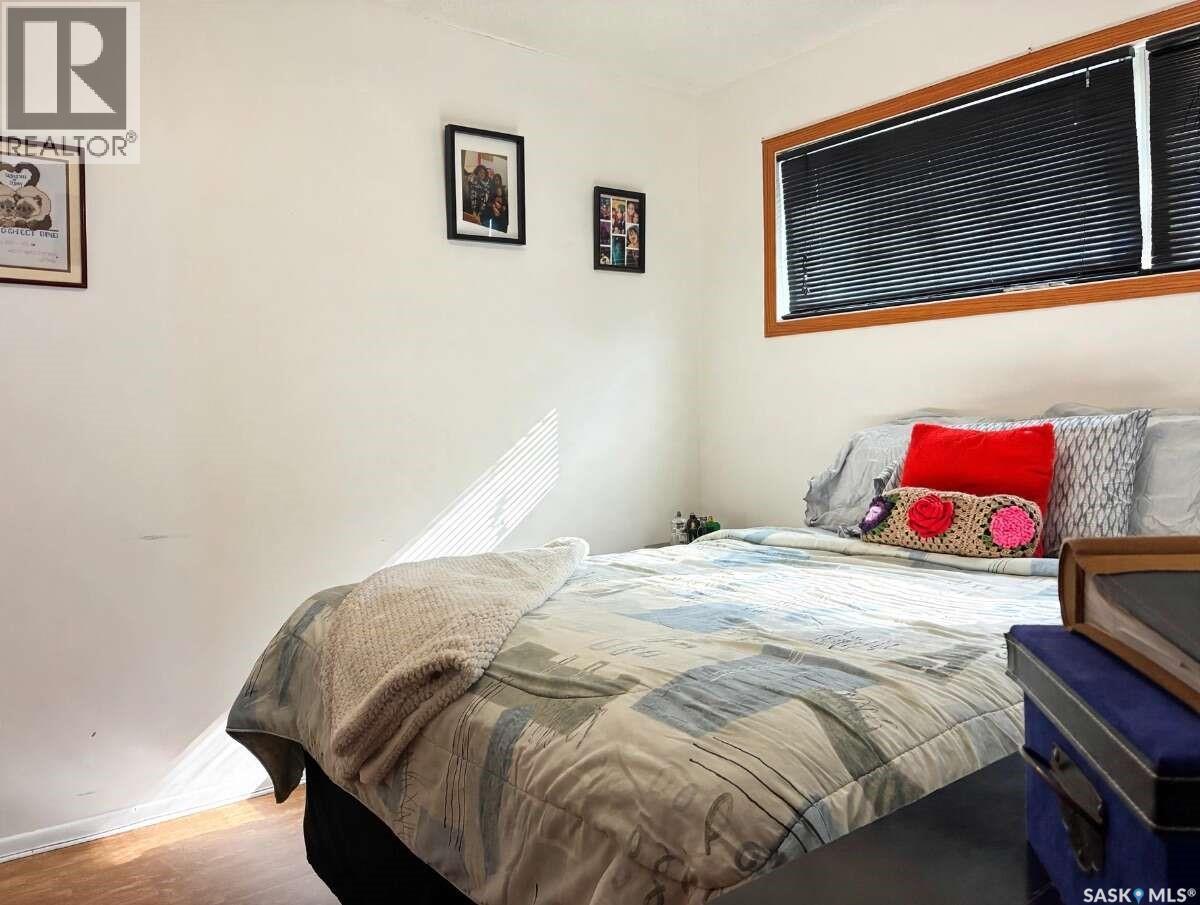 4324 3Rd Avenue N, Regina, SK - Indoor Photo Showing Bedroom