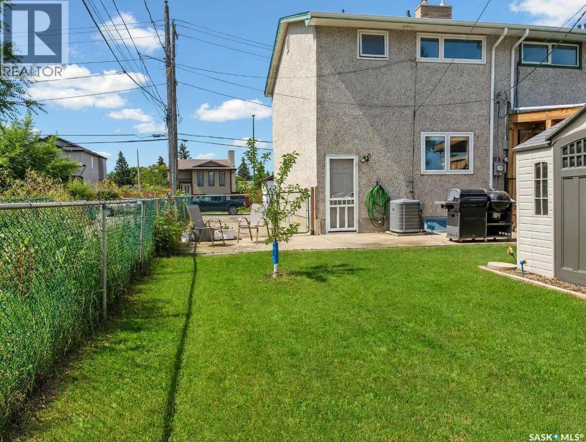 4324 3Rd Avenue N, Regina, SK - Outdoor