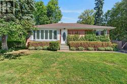 154 HOLLINGSWORTH DRIVE King, ON L7B 1G8