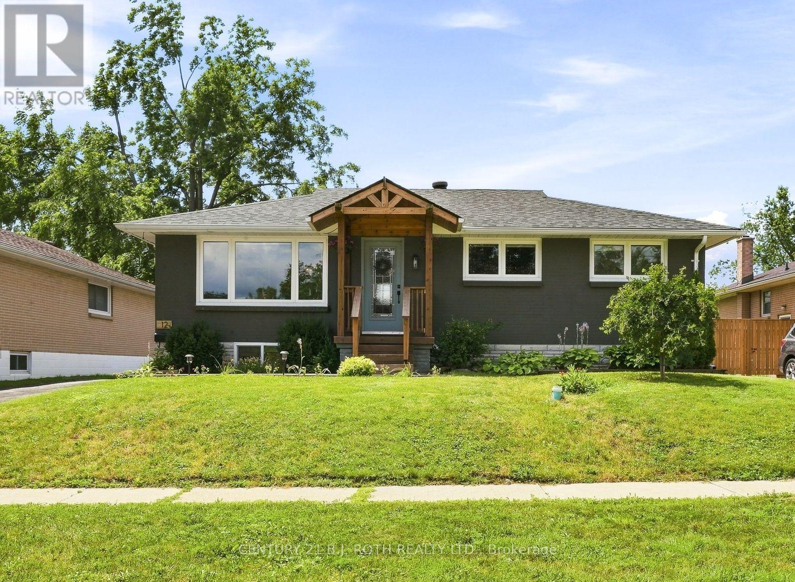 12 Bothwell Crescent, Barrie, ON - Outdoor