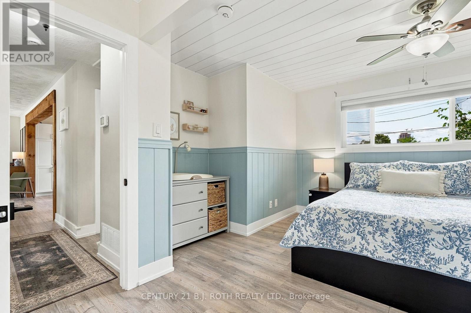 12 Bothwell Crescent, Barrie, ON - Indoor Photo Showing Bedroom
