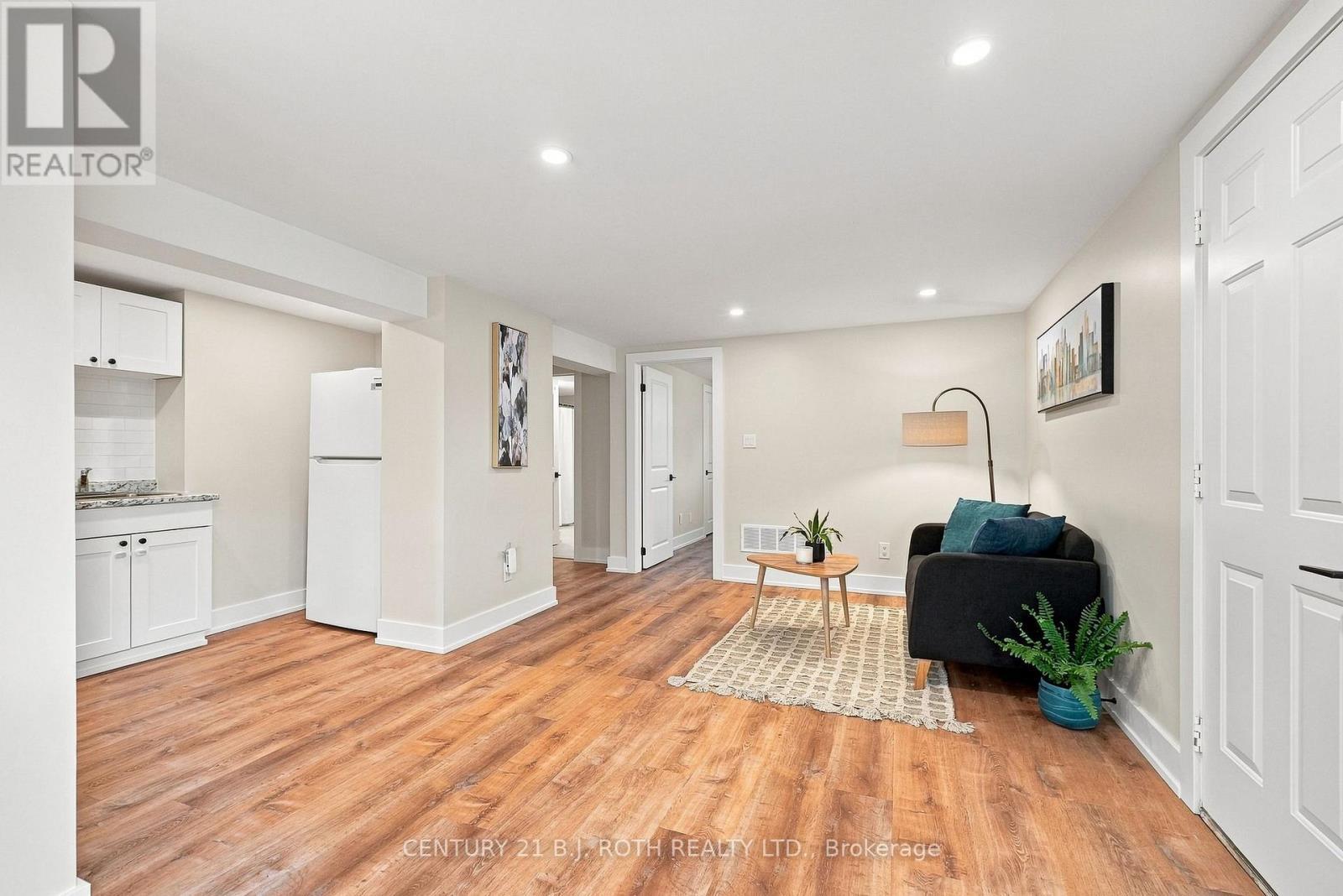 12 Bothwell Crescent, Barrie, ON - Indoor