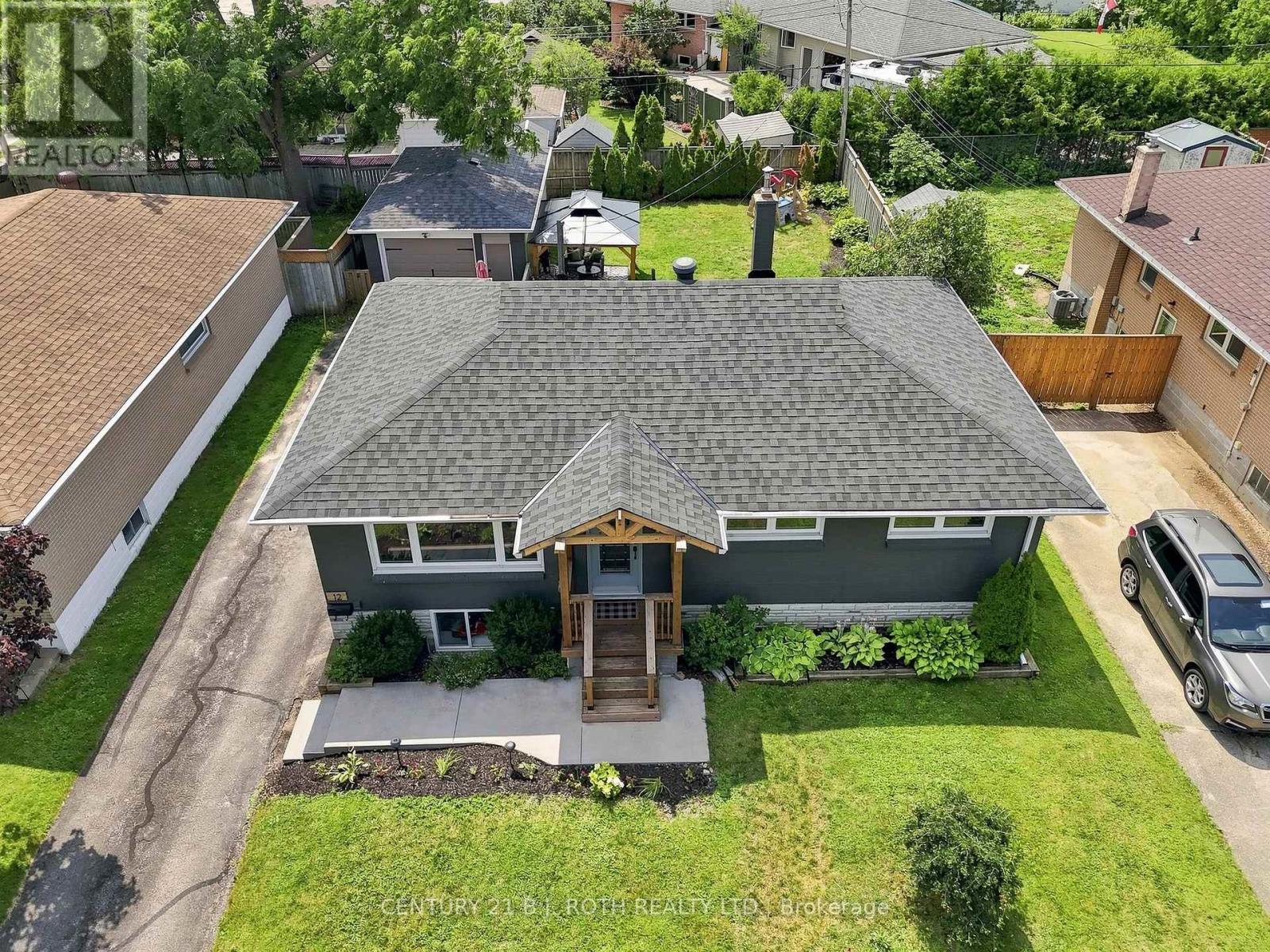 12 Bothwell Crescent, Barrie, ON - Outdoor