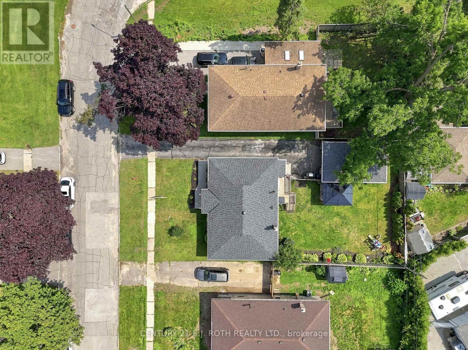 12 Bothwell Crescent, Barrie, ON - Outdoor