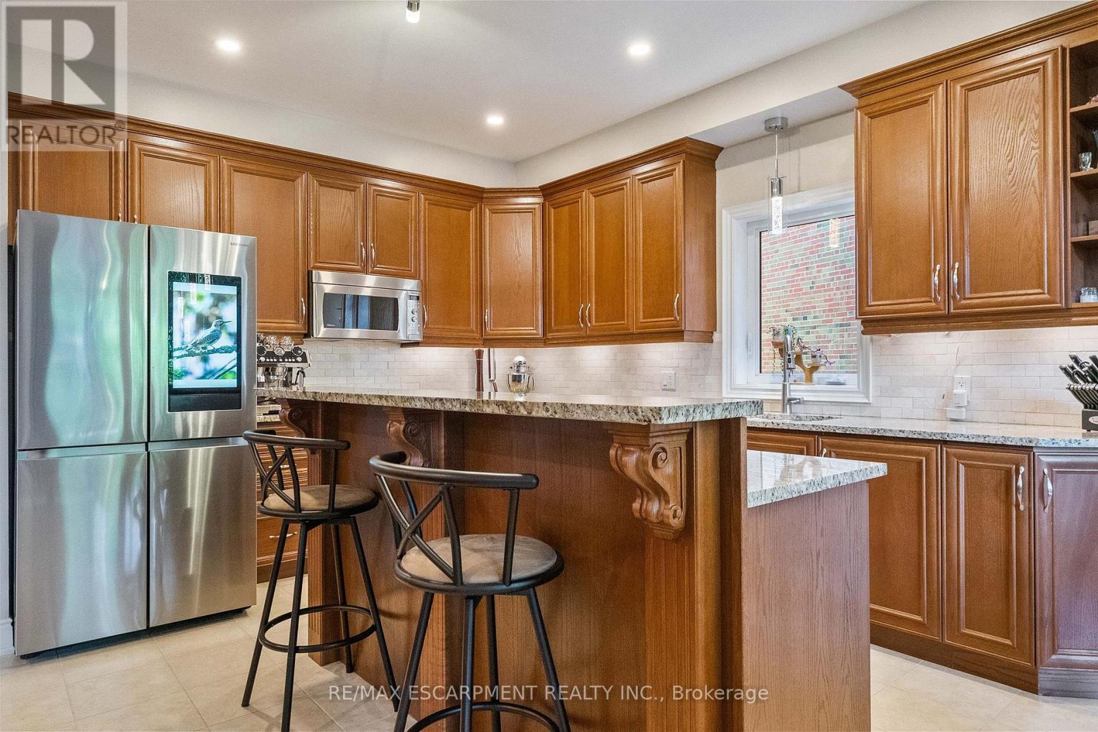 85 Park Street W, Mississauga, ON - Indoor Photo Showing Kitchen