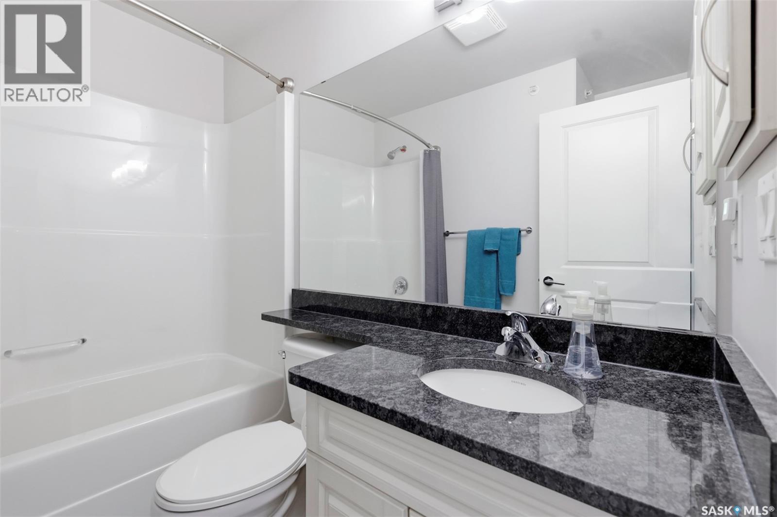 310 1025 Moss Avenue, Saskatoon, SK - Indoor Photo Showing Bathroom