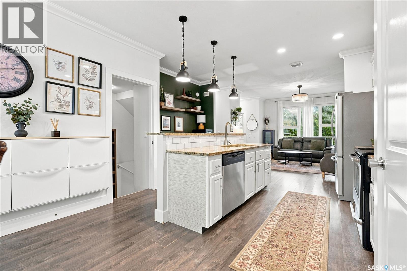 431 Eaton Lane, Saskatoon, SK - Indoor Photo Showing Kitchen With Upgraded Kitchen