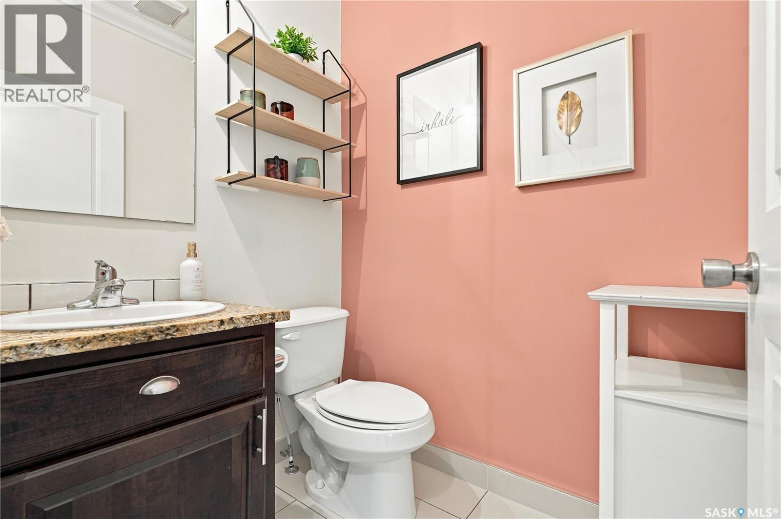 431 Eaton Lane, Saskatoon, SK - Indoor Photo Showing Bathroom