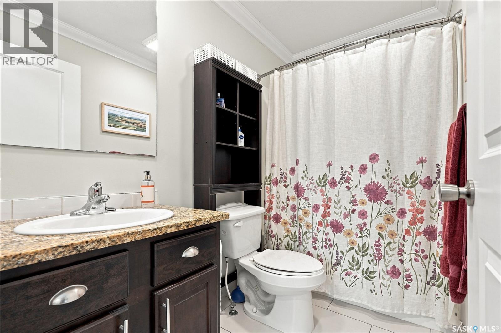 431 Eaton Lane, Saskatoon, SK - Indoor Photo Showing Bathroom