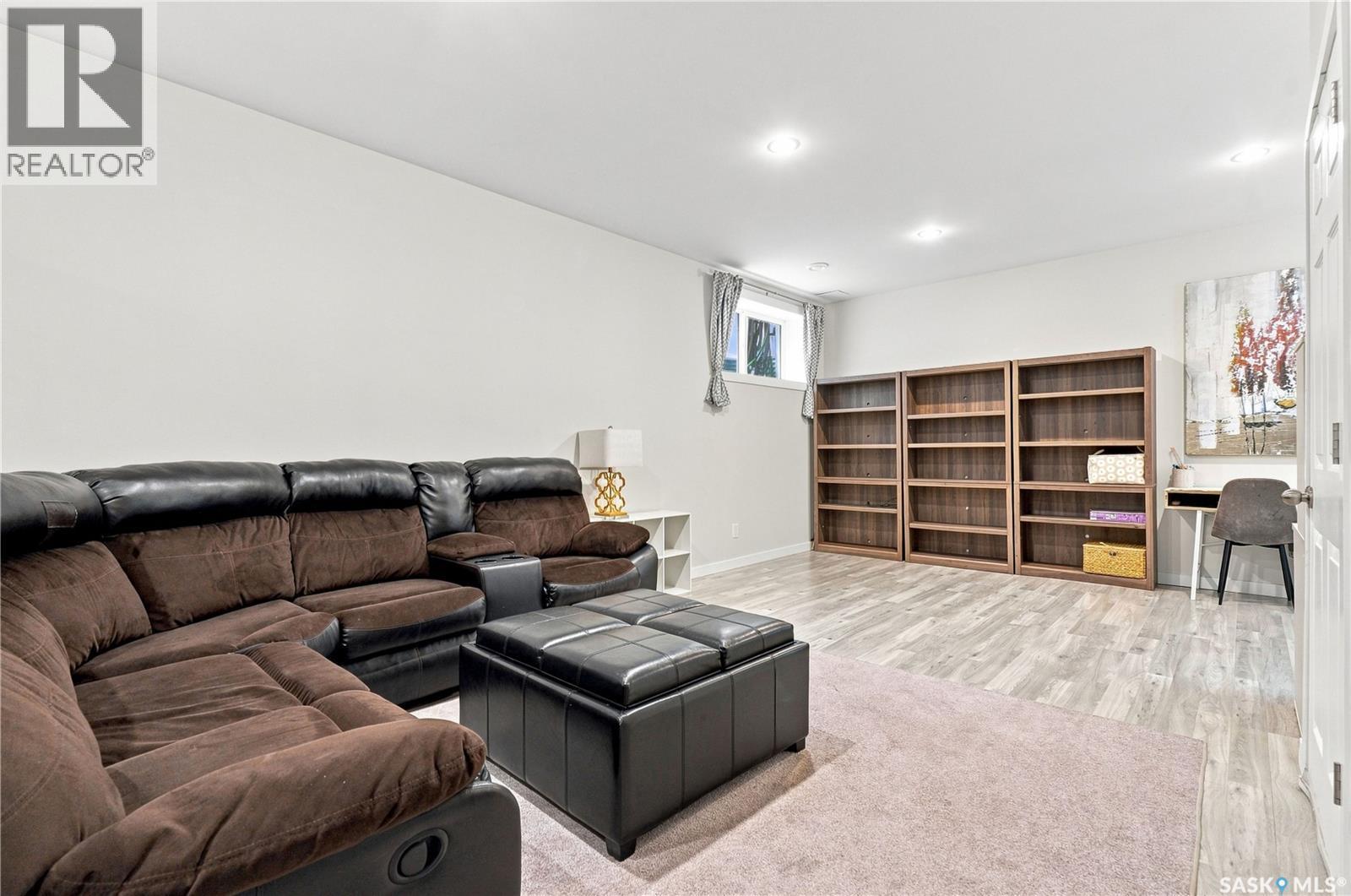 431 Eaton Lane, Saskatoon, SK - Indoor